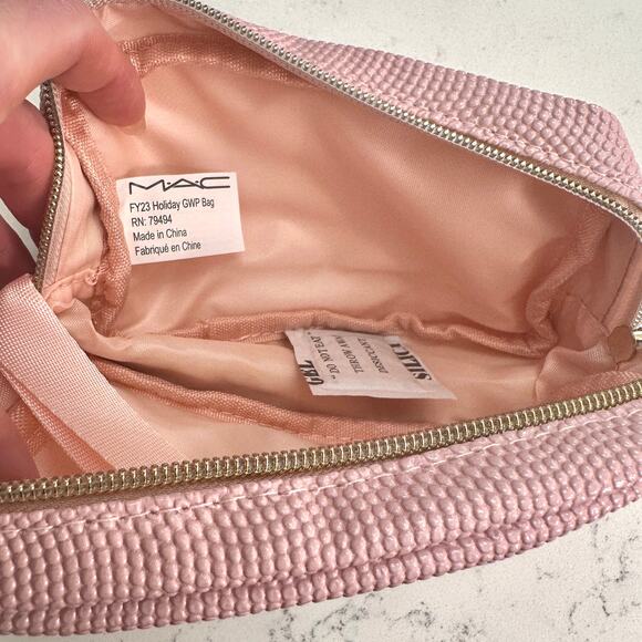 MAC Cosmetics NEW Pebbled Pink Cosmetics Makeup Travel Bag with Gold Hardware - Picture 6 of 8